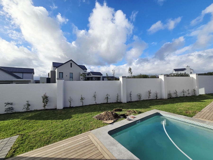 3 Bedroom Property for Sale in Kingswood Golf Estate Western Cape